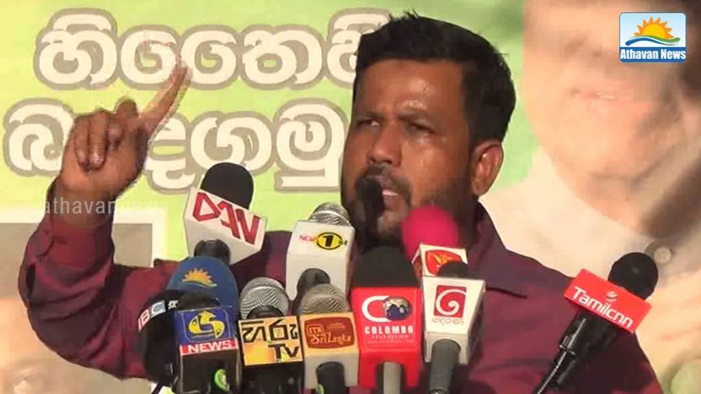 බදියුදීන් හිස් ලේඛනවලට අත්සන් අරන් ඉඩම් කොල්ල කාලා..!