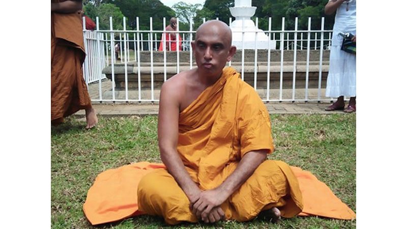 රතන හිමිගේ උපවාසයත් අවසන්; ආණ්ඩුවේ මුස්ලිම් අයගේ මැති ඇමතිකම් ටිකත් කෙටි කලකට අවසන්