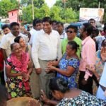 වසර ගණනාවක පටන් පැවති ප්‍රශ්නයකට ඇමති රවී දුන් මානුෂීය විසදුම මෙන්න (වීඩියෝ)