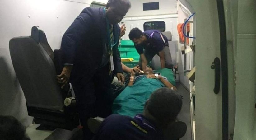 ඛෙත්තාරමයේ තරගය නරඹමින් සිටි අවිශ්කගේ පියා සිහිසුන්ව ඇද වැටෙයි.. තිලංග මැදිහත් වී රෝහල් ගත කරයි