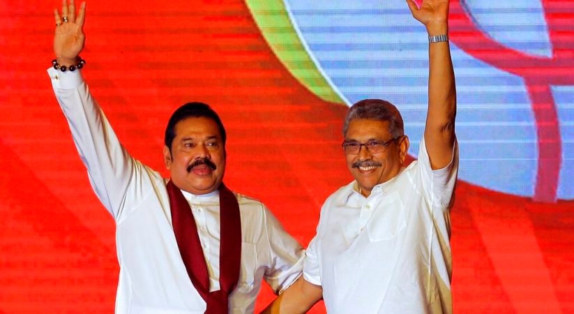 රාජපක්ෂ පවුලේ පක්ෂයේ ජනාධිපති අපේක්‍ෂකත්වය ගෝඨාභය රාජපක්ෂට පිළිගැන්වූ හැටි (වීඩියෝ)