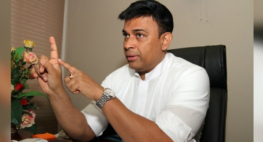 ඕලෙවල් පාස් නැත්නම් හොර උපාධි පෙන්වන්නේ නැතුව ආයේ විභාගය ලියපන්.. රන්ජන් මාධ්‍ය ඉදිරියේ O/L ෆේල් සජිත්ට ඇනපු සුපිරි ටොක්ක මෙන්න (වීඩියෝ)
