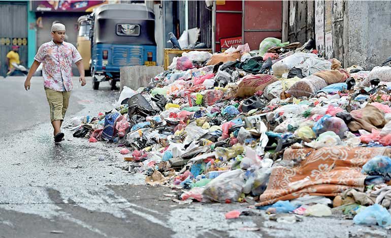 කොළඹ කුණු දින දෙකකින් ඉවත් කරනවා – නා.කො