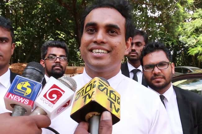 එදා තග්ලගෙන් ගණන් පිට තඟ දැමූ ගණන් සර් අද මාධ්‍ය ඉදිරියේ සමීකරණ විසඳු හැටි