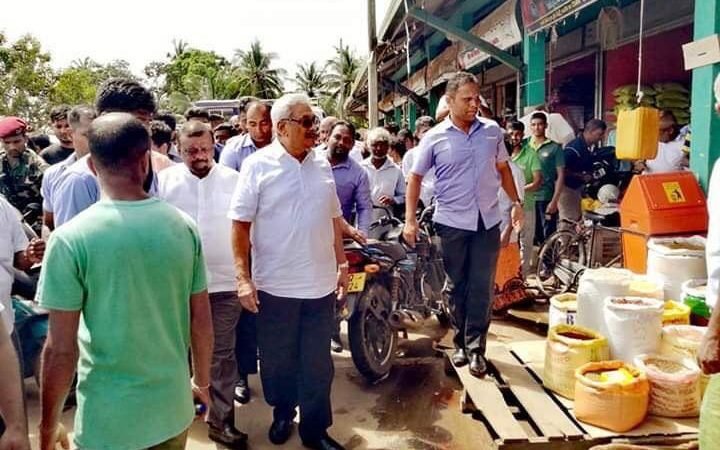 System change, Smart governance දෙන්න ආ ගෝඨා අවසානයේ සතියක් ගානේ පොලේ ගාටයි… (Photos)