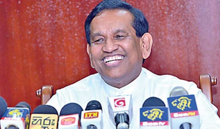 එළවළුත් ගණන් කාලේ කන බොන එක අමතක වෙන්නත් එක්ක රාජිත සමඟ අපි හැංඟි මුත්තන් සෙල්ලම් කරමු ද..?(ස්මාට් ගව රන්ස් වීඩියෝ)