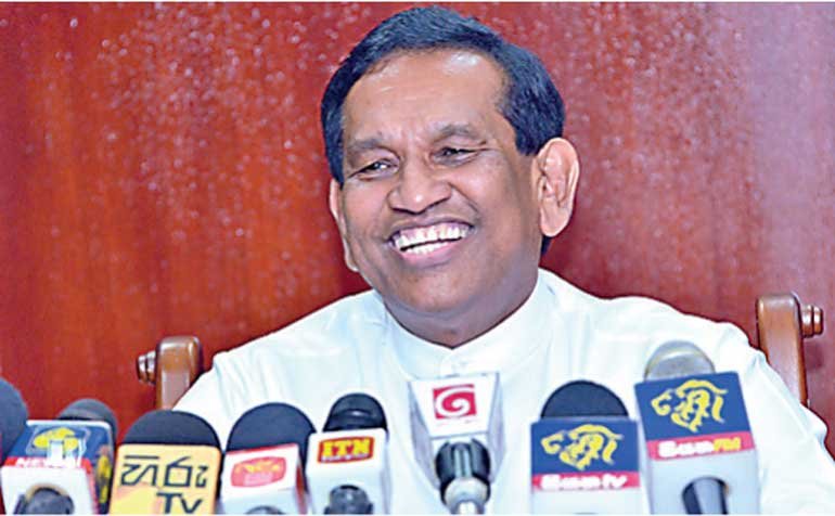 එළවළුත් ගණන් කාලේ කන බොන එක අමතක වෙන්නත් එක්ක රාජිත සමඟ අපි හැංඟි මුත්තන් සෙල්ලම් කරමු ද..?(ස්මාට් ගව රන්ස් වීඩියෝ)