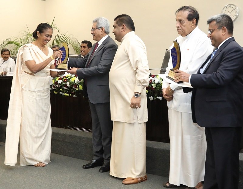 ඉහළ කාර්යසාධන මට්ටමක් ළඟාකර ගෙන රන් සම්මාන දිනාගත් ආයතන මෙන්න