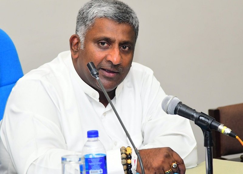 Hot Plate: සභාපති පස්සෙන් එද්දී ‘ගම්පහ ලොක්කා’ ඉස්සරහින් ගිහින්