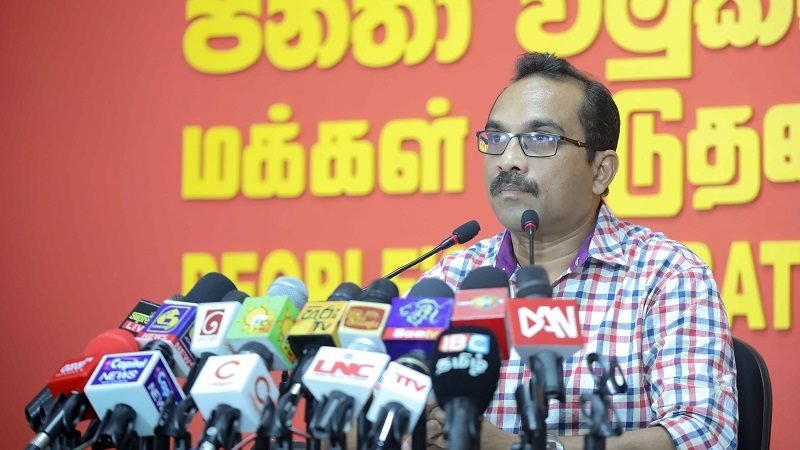 ආණ්ඩුවේ රෙදි ගැළවූ බිමල් රත්නායකගේ සුපිරි කතාව මෙන්න