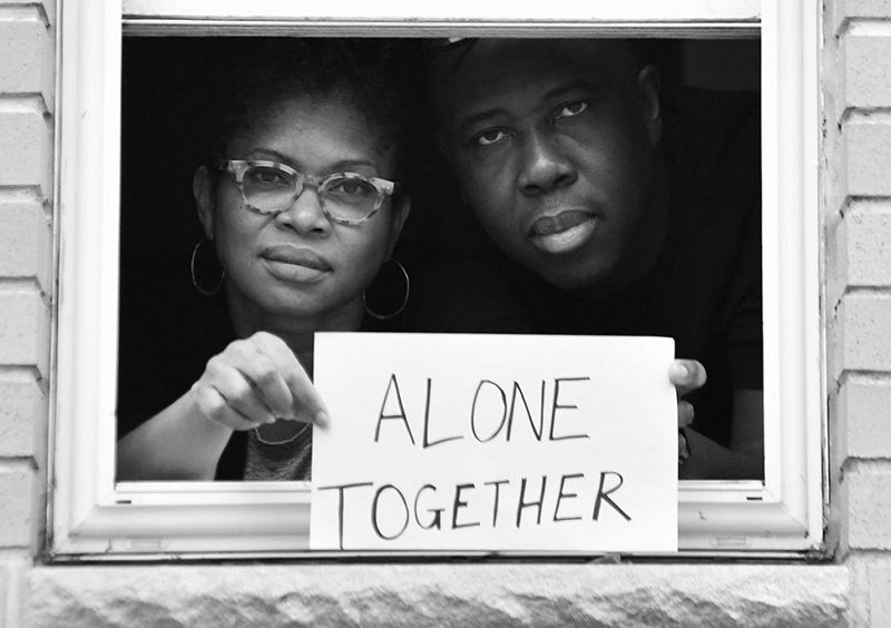 Words at the window – නිව්යෝක්හි හුදෙකලා පවුල්වල ප්‍රාර්ථනා…