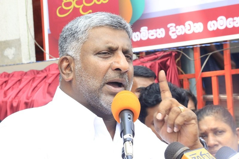 පොහොට්ටුවෙන් ඡන්දය ඉල්ලන මෛත්‍රීට ගෑවුණු කිසිවෙකුට ඡන්දය දෙන්න එපා  – ඇමති ප්‍රසන්න