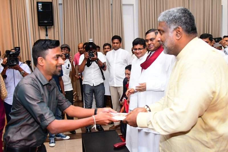 සිරිසේන ‘පඹයාට’ සමකළ හේතුව ඇමැති ප‍්‍රසන්න පැහැදිලි කරයි