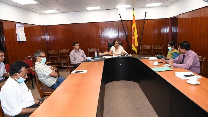 COVID -19 මැඩපැවැත්වීමට  විශේෂඥ වෛද්‍යවරුන්ගේ සංගමයෙන් යෝජනා 07 ක්