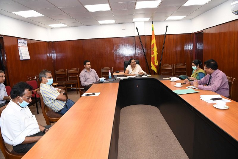 COVID -19 මැඩපැවැත්වීමට  විශේෂඥ වෛද්‍යවරුන්ගේ සංගමයෙන් යෝජනා 07 ක්