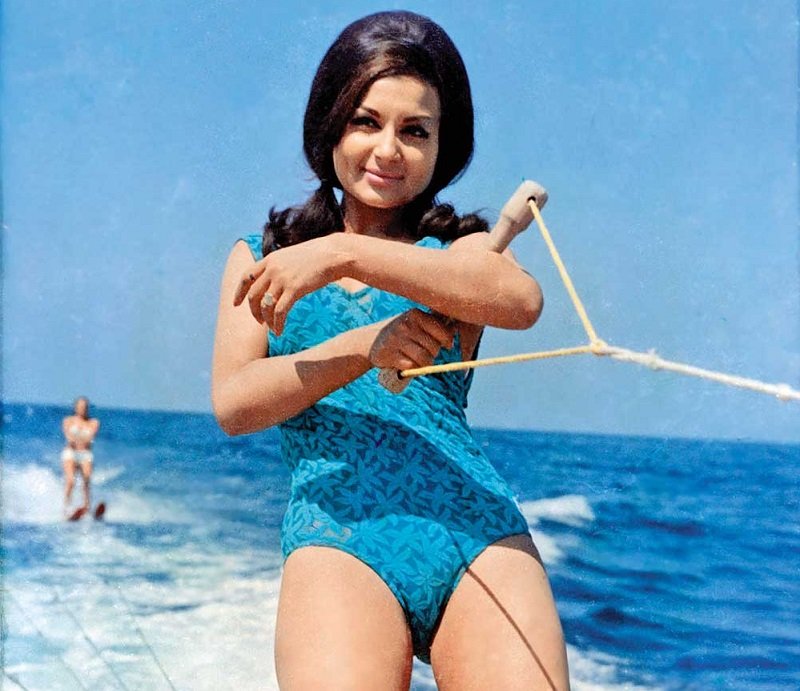 බොලිවුඩ් චිත්‍රපටවල ‘වඩාත් කැපී පෙනුණ’ සුපිරි විලාසිතා 20ක්