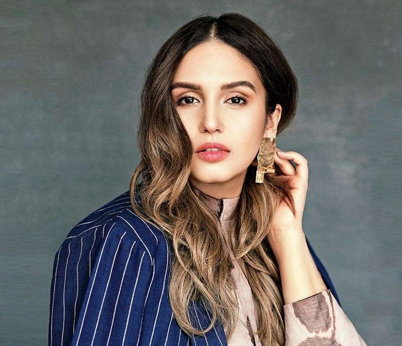 බොලිවුඩ් නිළියන්ගේ ‘පුද්ගලික රූපාලාවන්‍ය රහස්’ එළියට!