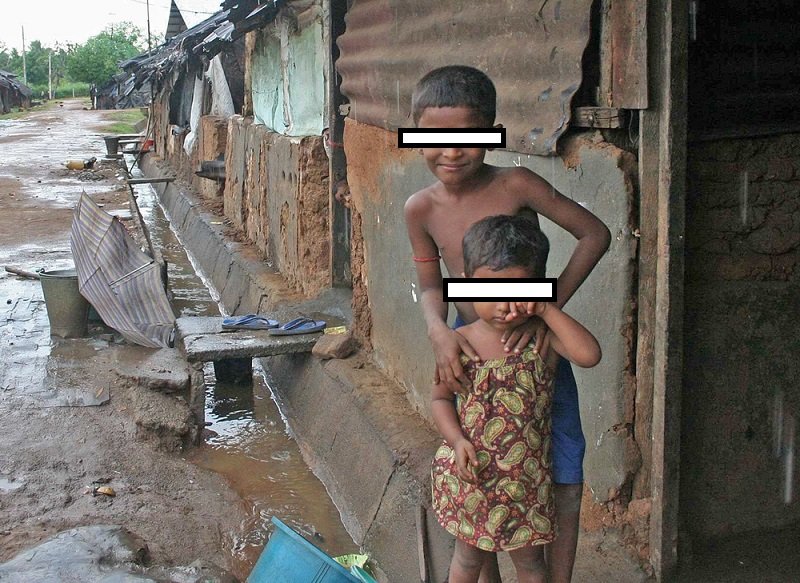 එදා වේල කන්න නැති දරුවන්ට ‘අන්තර්ජාලයෙන්’ ශිල්ප දැක්වීම!