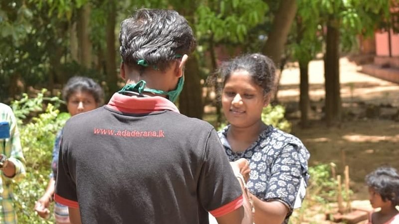 Black & White: ජන දුක විකුණන වෙල්ලස්සේ Local Reporterට නීතිය වලංගු නැද්ද?