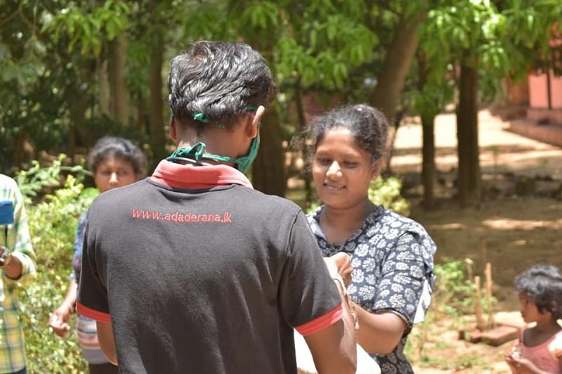 Black & White: ජන දුක විකුණන වෙල්ලස්සේ Local Reporterට නීතිය වලංගු නැද්ද?