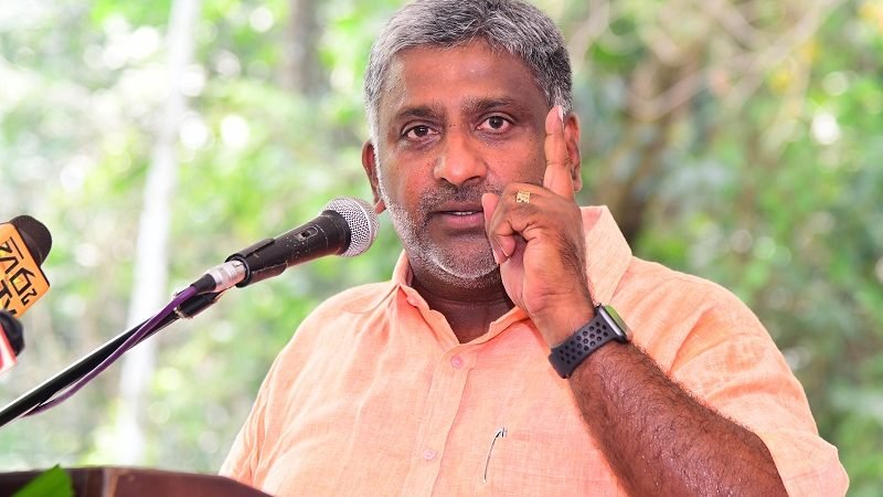 2015දී කළ වැරැද්ද යළි කරන්න එපා ? – ප්‍රසන්න රාජ්‍ය සේවකයින්ගෙන් ඉල්ලයි