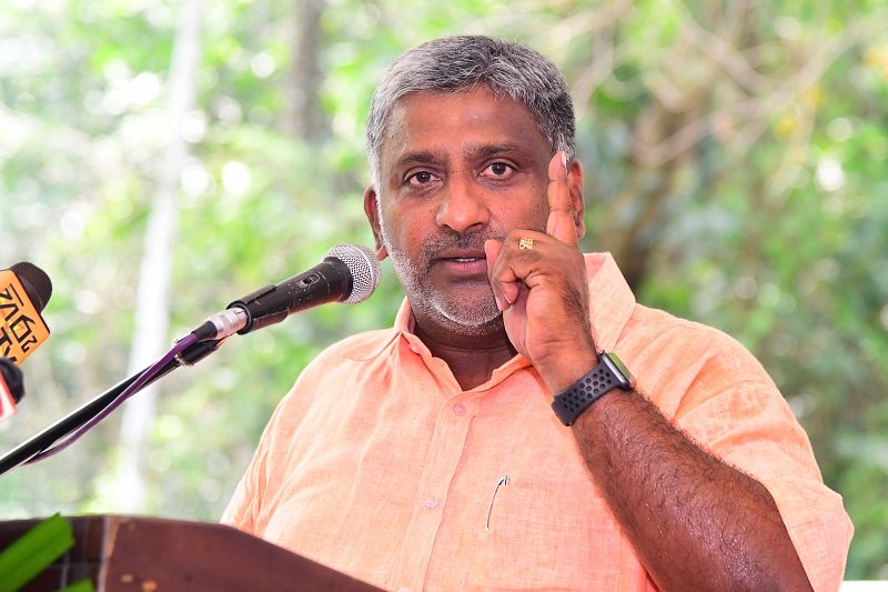 රනිල් – සජිත් මෛත්‍රීට හොරකම් කරන්න සහාය දුන්නා – ඇමති ප්‍රසන්න