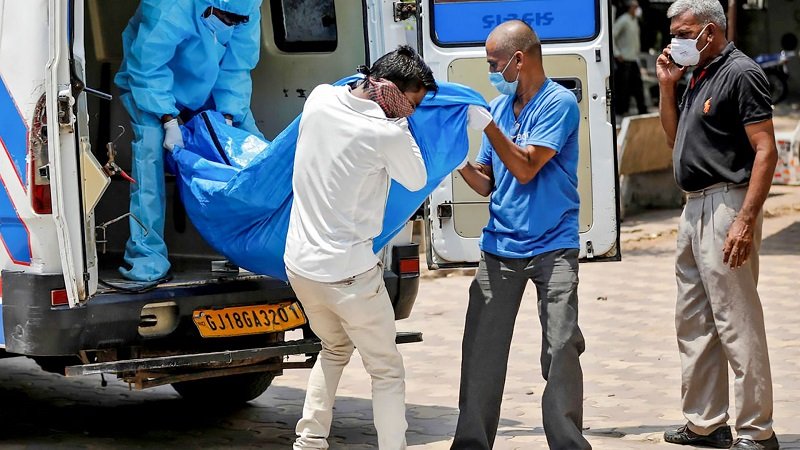 ඉන්දියාවේ කොවිඩ්-19 ආසාදිතයින් 700,000ක් – දකුණේ ප්රාන්තවල අවධානම ඉහළට