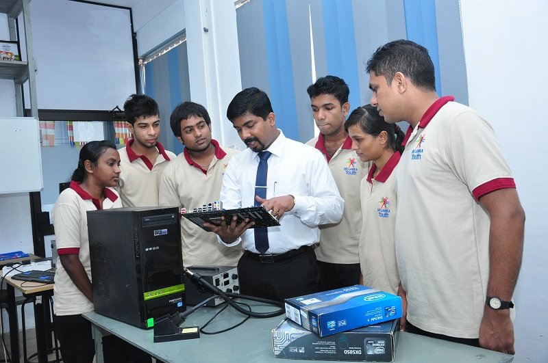 ‘2021 -2030 නිපුණතා සංවර්ධන දශකය’ ලෙස ජනපති නම් කරයි