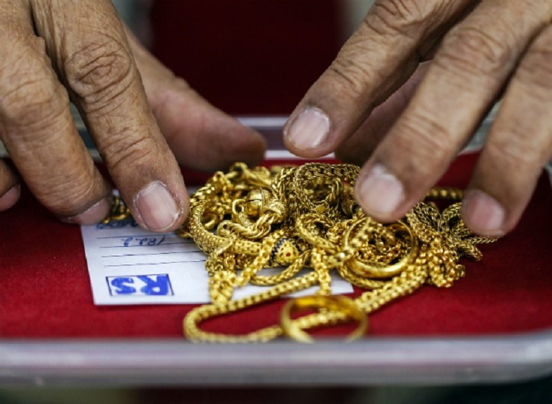 ක්‍රෙඩිට් කාඩ් සහ උකස් ‘පොළිය අඩු කිරීමට’ මහ බැංකුවෙන් නියෝග