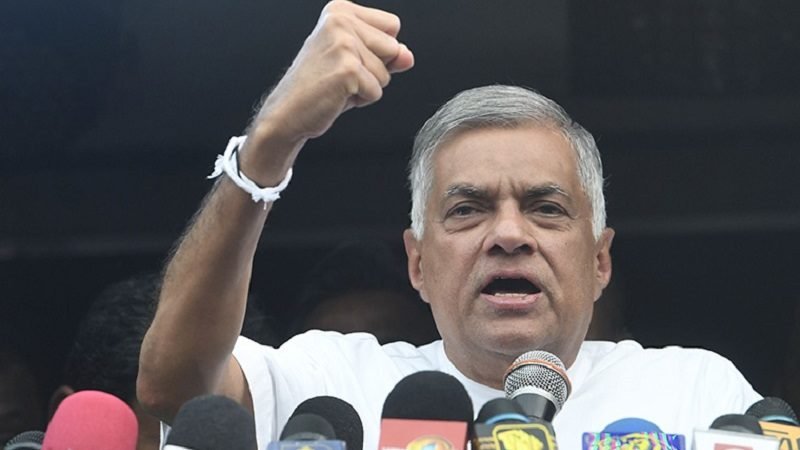 ආණ්ඩු බලය දිනා ගන්න පුළුවන් පොහොට්ටුවට හෝ අලියට පමණයි – රනිල්