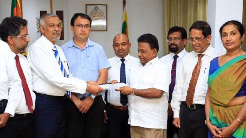 හදිසි විදුලි බිඳවැටීම සොයා බැලීමට පත්කළ කමිටුවේ වාර්තාව ඇමති ඩලස්ට බාර දෙයි