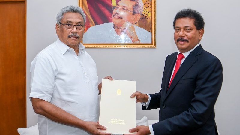 ගාමිණී සෙනරත් යළි අග්‍රාමාත්‍ය ලේකම් ධූරයට