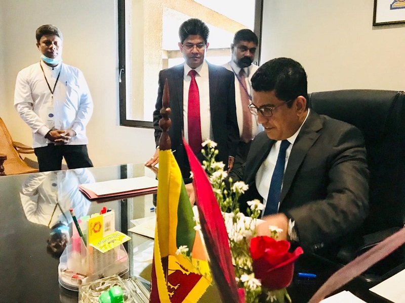 අමාත්‍ය ජොන්ස්ටන් ප්‍රනාන්දු ආණ්ඩු පක්ෂයේ ප්‍රධාන සංවිධායක ධූරයේ වැඩ භාරගනියි