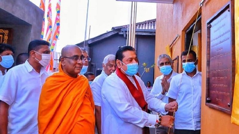 ශාසනික සේවය පසෙකලා ඇතැම් භික්ෂූන් වහන්සේලා පාර්ලිමේන්තු අසුනකට අරගල කරනවා – අගමැති මහින්ද