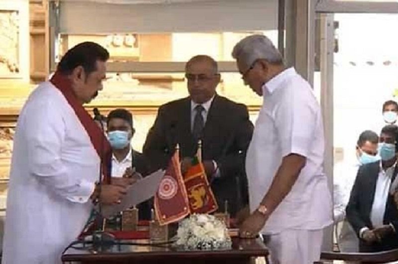 නව අගමැති ලෙස මහින්ද රාජපක්ෂ දිවුරුම් දෙයි