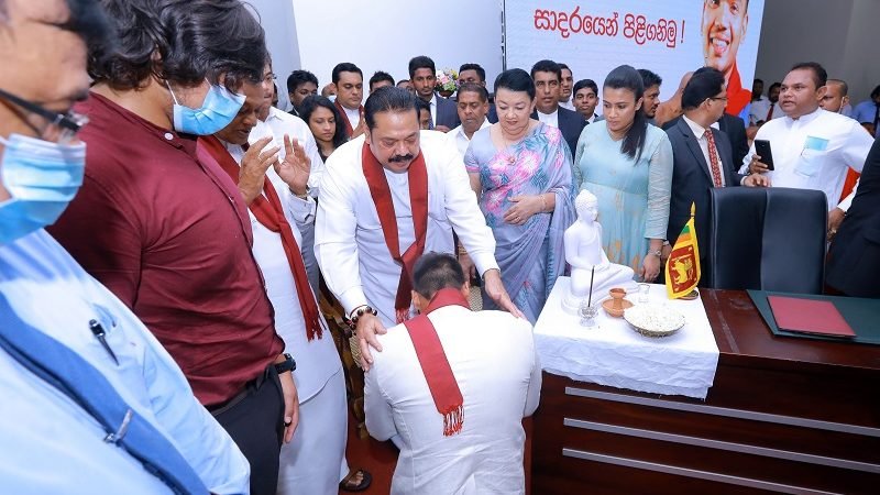 අගමැති අභිනව ක්‍රීඩා අමාත්‍ය නාමල්ට සුභ පැතුම් එක් කරයි