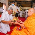 ජනපති – අගමැති – නව ඇමතිවරු ත්‍රෛනිකායික මහානායක හිමිවරු බැහැ දකිති