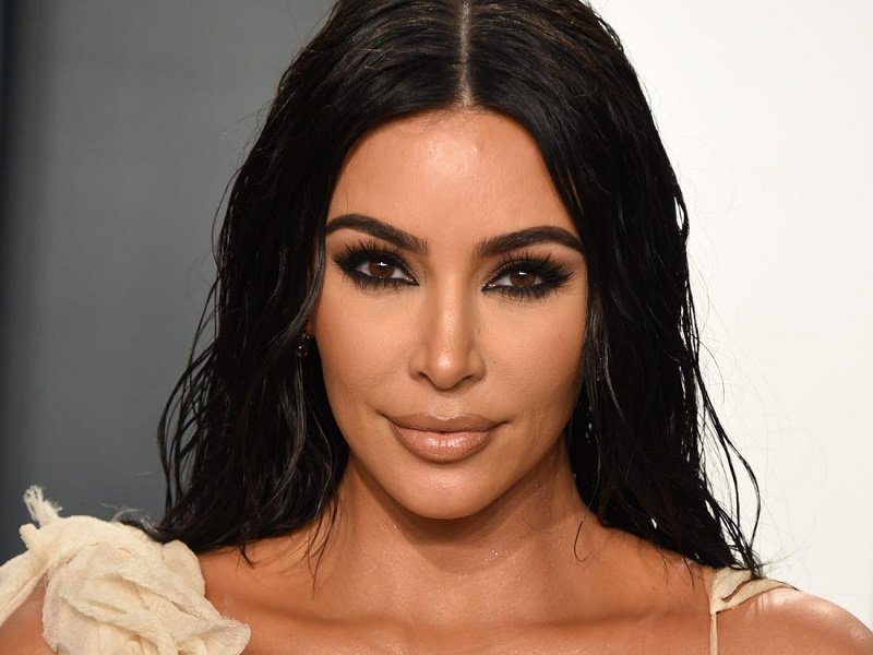 Facebook කරන වැඩ තවත් ඉවසන්න බෑ – සුපිරි හොලිවුඩ් නිළි කිම් කාර්ඩාෂියන්