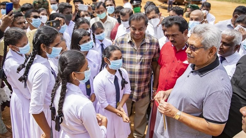 ජන ගැටළු විසඳන්න ජනපති ගමට යයි: පළමු හමුව හල්දුම්මුල්ලේ