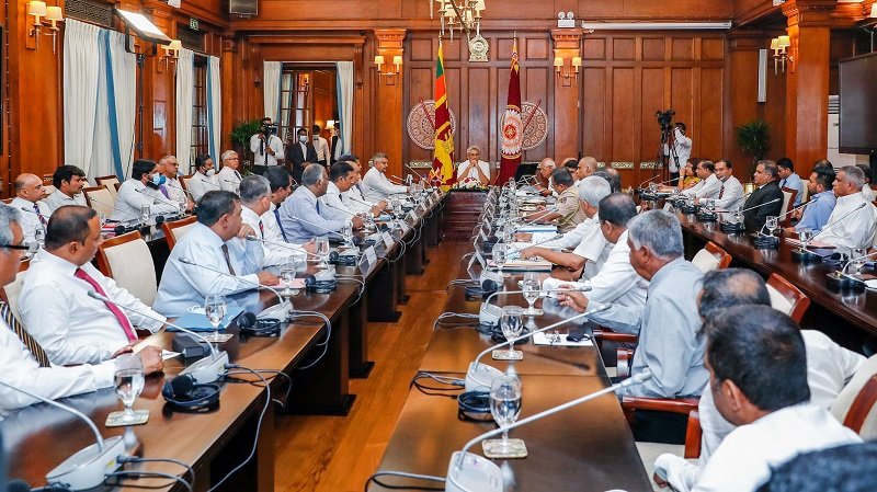 ජනපතිගෙන් තේ කර්මාන්තකරුවන්ට විශේෂ ඉල්ලීමක්