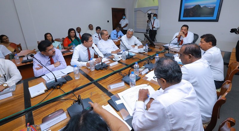 රජයේ ඉඩම්වල කළුගල් කැණීම් කර්මාන්තය පිළිබඳ වාර්තාව අගමැතිට