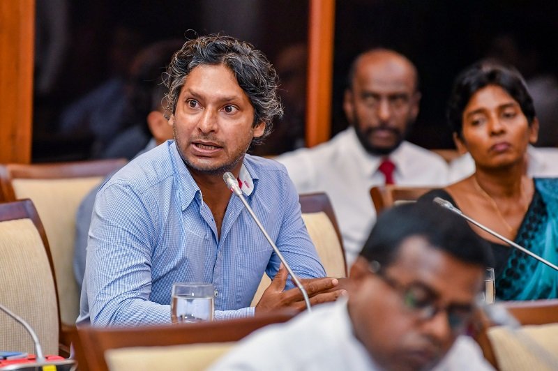 දේශීය හා ජාත්‍යන්තරව ක්‍රීඩාව ඔසවා තබන්න සංගක්කාරගෙන් නව යෝජනා