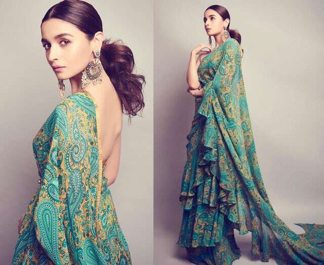 බොලිවුඩ් සුපිරි තරු හැඩකළ අලුත්ම අලුත් සුපිරි සාරි විලාසිතා මෙන්න !