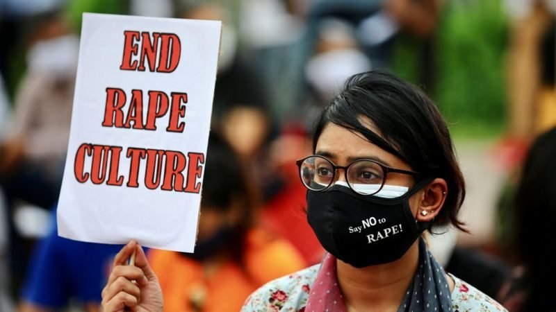 ස්ත්‍රී දූෂකයින් එල්ලන්න බංග්ලාදේශය සූදානම් – නීති සම්මතයි