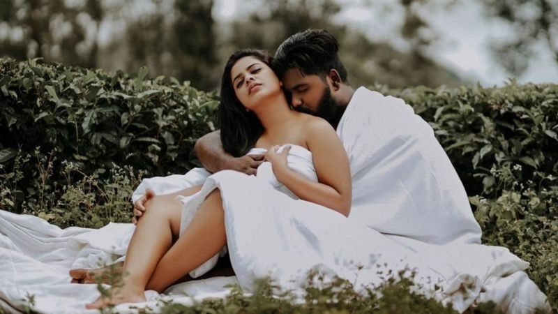 ‘Post-wedding Photo-shoot’ එකකින් ඉන්දීයාව ඇවිලෙයි !