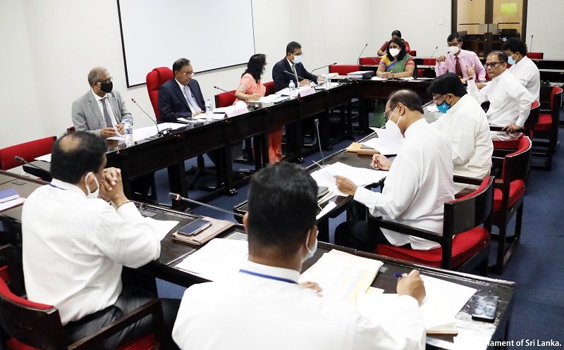 රට ගොඩ යන්නේ මහ බැංකුව කියන කතා ඇත්ත නම් පමණයි – රජයේ මුදල් කමිටුව