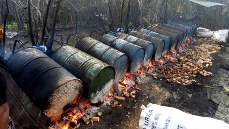 සුදු සීනි 80වාය්ය්යි …! කොරෝනා මාරයා සහ කසිප්පු මුදලාලි ගොඩ යා…යි !