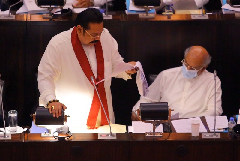 2021 අයවැය: ගෝඨා – මහින්ද ආණ්ඩුවට ‘ජීවිතවලට වඩා’ පාරවල් ලොකු වුණේ ඇයි ?