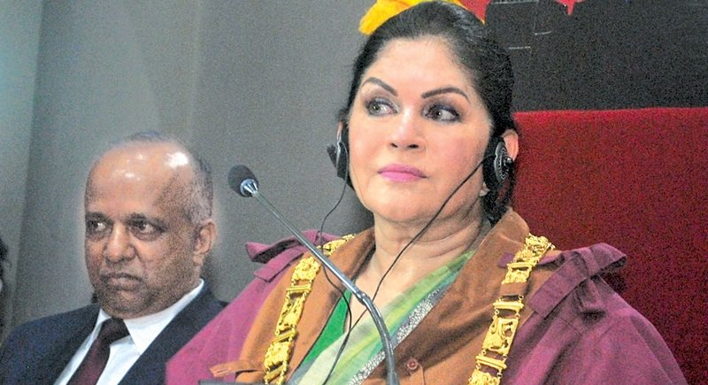 වැඩිහිටියන් රැකගන්න නම් කොළඹ වසා දමන්න – පුරපතිනිය ඉල්ලයි