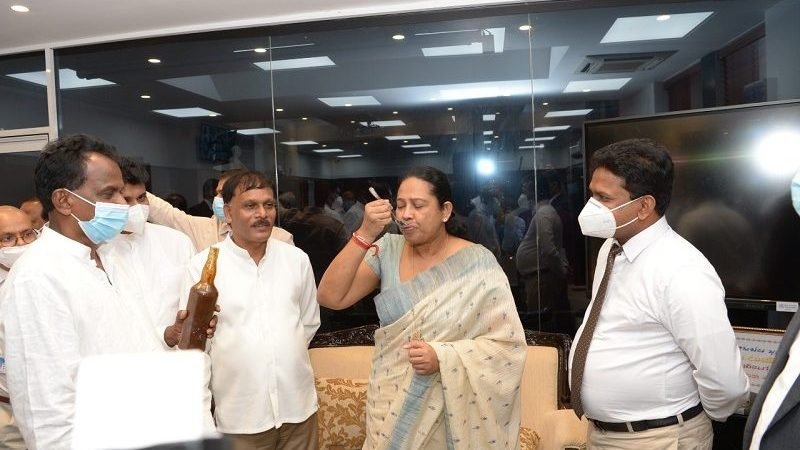 හෙළ පැණිය සමග ‘හෙළිවෙන හෙළුව’